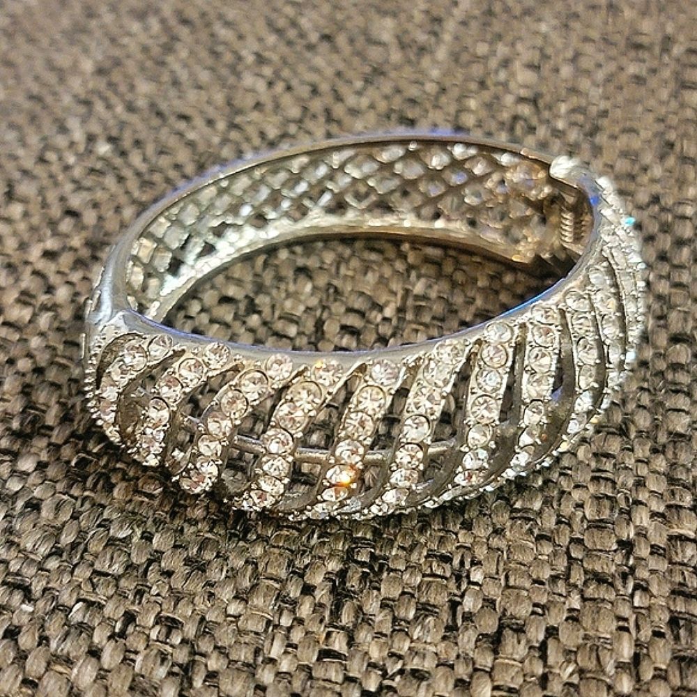 Vintage Chunky Silver Tone Rhinestones Zirconia Hinged Cuff Lattice Bracelet - Picture 4 of 14